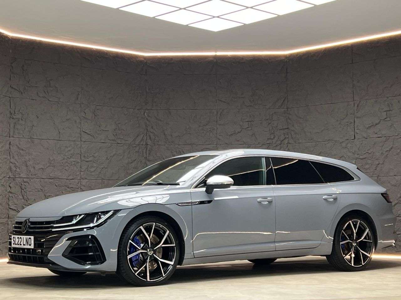 A 2022 VOLKSWAGEN ARTEON 2.0 TSI R Shooting Brake 5dr Petrol DSG 4Motion Euro 6 (s/s) (320 ps) FSH, A 2022 VOLKSWAGEN ARTEON 2.0 TSI R Shooting Brake 5dr Petrol DSG 4Motion Euro 6 (s/s) (320 ps) FSH,