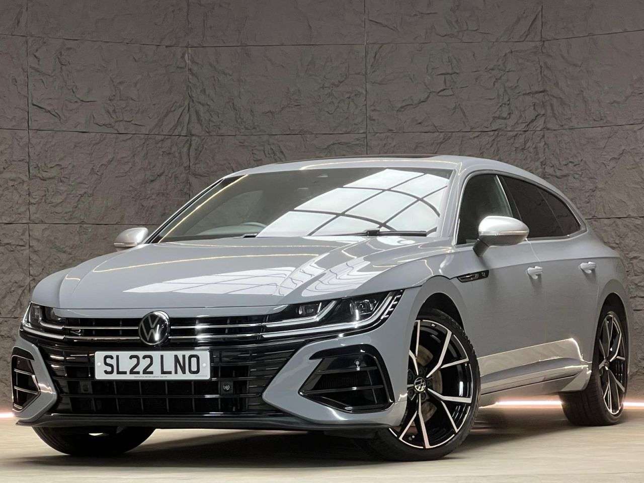 A 2022 VOLKSWAGEN ARTEON 2.0 TSI R Shooting Brake 5dr Petrol DSG 4Motion Euro 6 (s/s) (320 ps) FSH, A 2022 VOLKSWAGEN ARTEON 2.0 TSI R Shooting Brake 5dr Petrol DSG 4Motion Euro 6 (s/s) (320 ps) FSH,