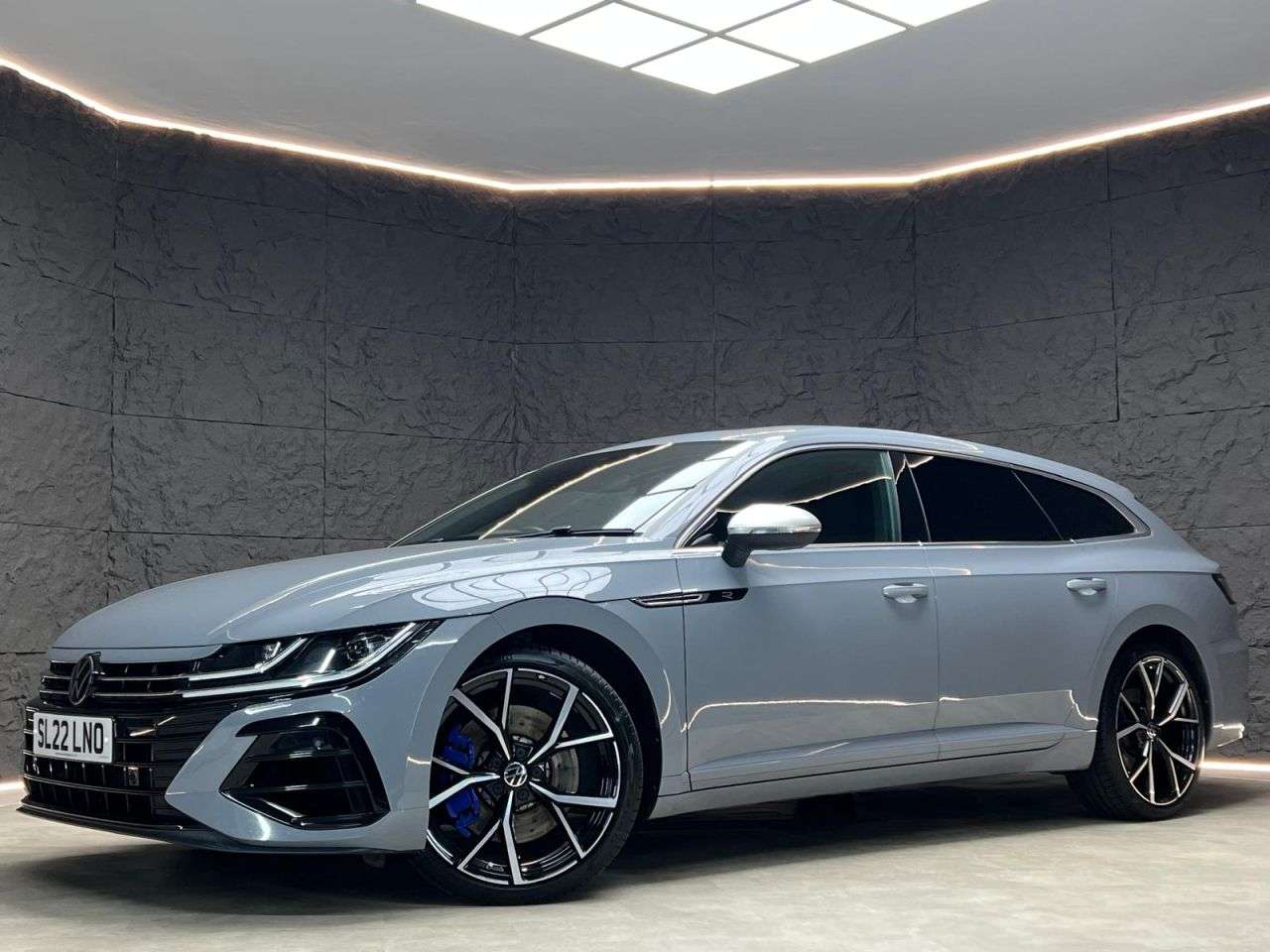 A 2022 VOLKSWAGEN ARTEON 2.0 TSI R Shooting Brake 5dr Petrol DSG 4Motion Euro 6 (s/s) (320 ps) FSH, A 2022 VOLKSWAGEN ARTEON 2.0 TSI R Shooting Brake 5dr Petrol DSG 4Motion Euro 6 (s/s) (320 ps) FSH,