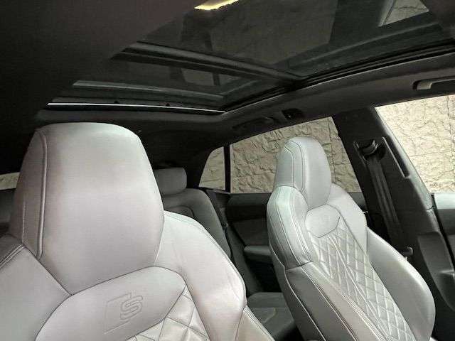 A 2018 AUDI Q8 3.0 TDI V6 50 S line SUV 5dr Diesel Tiptronic quattro Euro 6 (s/s) (286 ps) A 2018 AUDI Q8 3.0 TDI V6 50 S line SUV 5dr Diesel Tiptronic quattro Euro 6 (s/s) (286 ps)