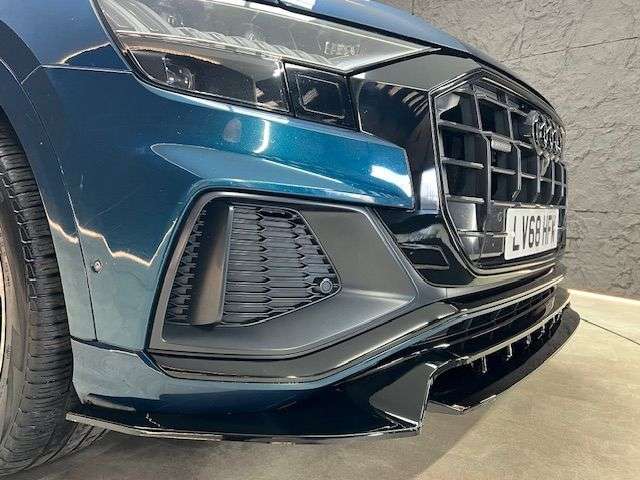 2018 AUDI Q8 2018 AUDI Q8