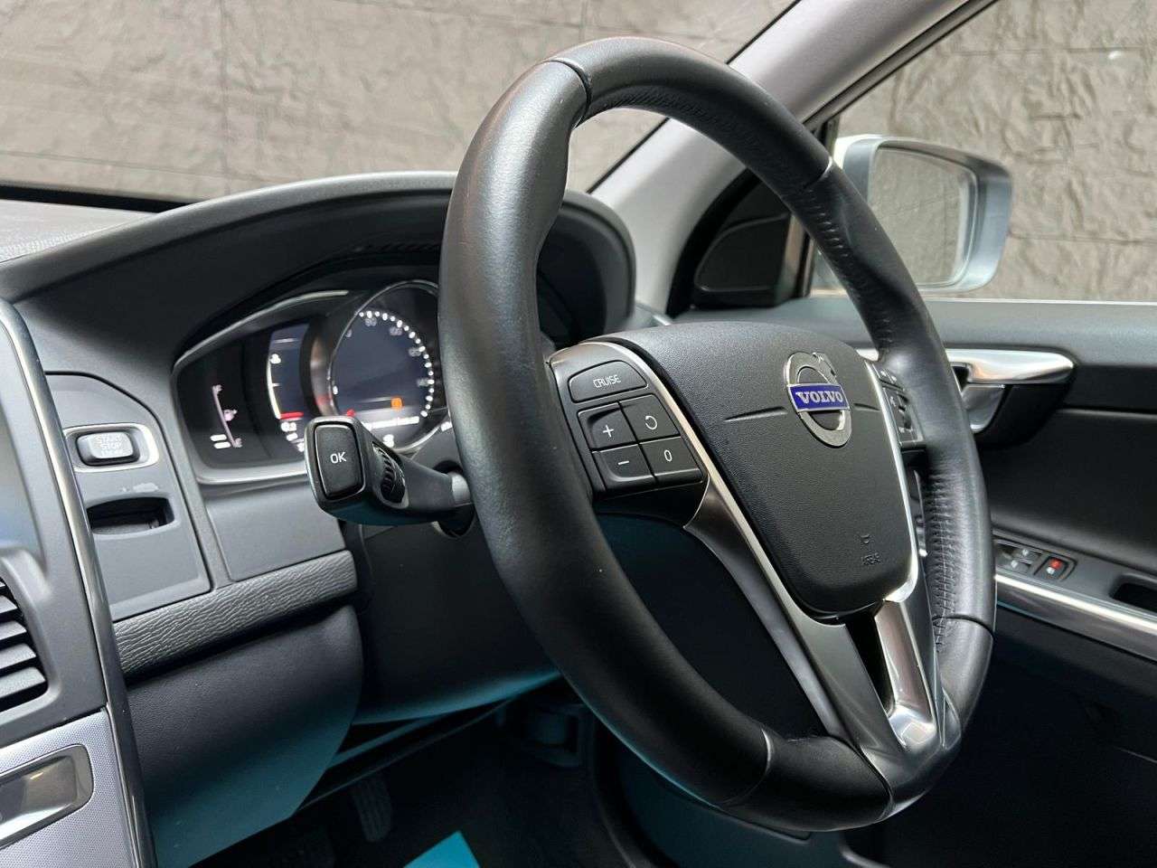 2016 VOLVO XC60 2016 VOLVO XC60