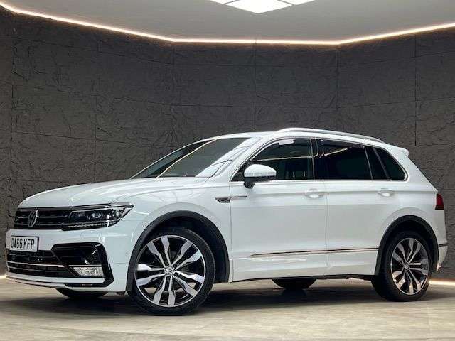 A 2016 VOLKSWAGEN TIGUAN 2.0 TDI BlueMotion Tech R-Line SUV 5dr Diesel DSG 4Motion Euro 6 (s/s) (150 A 2016 VOLKSWAGEN TIGUAN 2.0 TDI BlueMotion Tech R-Line SUV 5dr Diesel DSG 4Motion Euro 6 (s/s) (150