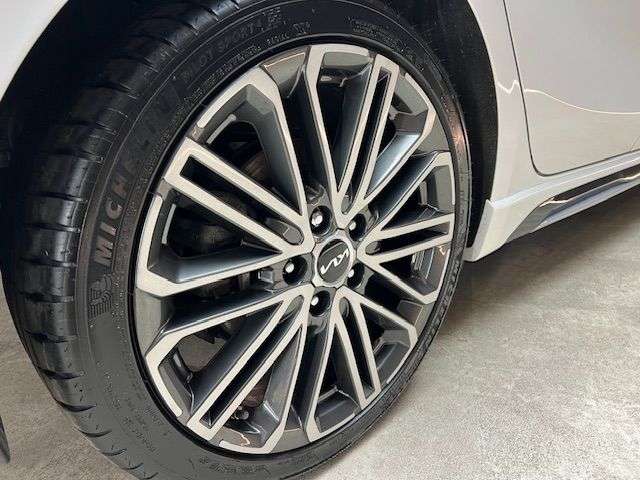 2023 KIA CEED 2023 KIA CEED