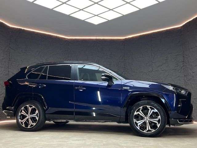 A 2021 TOYOTA RAV4 2.5 VVT 18.1kWh Dynamic SUV 5dr Petrol Plug-in Hybrid CVT 4WD Euro 6 (s/s) A 2021 TOYOTA RAV4 2.5 VVT 18.1kWh Dynamic SUV 5dr Petrol Plug-in Hybrid CVT 4WD Euro 6 (s/s)
