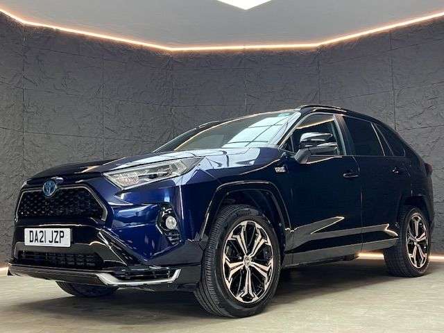 A 2021 TOYOTA RAV4 2.5 VVT 18.1kWh Dynamic SUV 5dr Petrol Plug-in Hybrid CVT 4WD Euro 6 (s/s) A 2021 TOYOTA RAV4 2.5 VVT 18.1kWh Dynamic SUV 5dr Petrol Plug-in Hybrid CVT 4WD Euro 6 (s/s)
