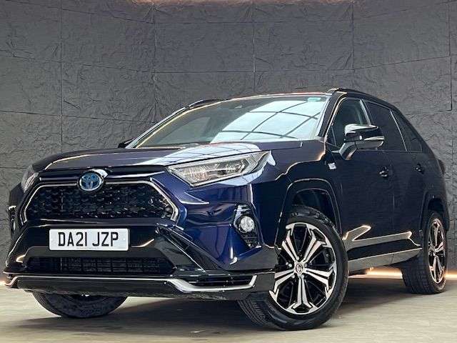 A 2021 TOYOTA RAV4 2.5 VVT 18.1kWh Dynamic SUV 5dr Petrol Plug-in Hybrid CVT 4WD Euro 6 (s/s) A 2021 TOYOTA RAV4 2.5 VVT 18.1kWh Dynamic SUV 5dr Petrol Plug-in Hybrid CVT 4WD Euro 6 (s/s)