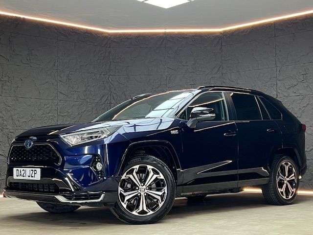 A 2021 TOYOTA RAV4 2.5 VVT 18.1kWh Dynamic SUV 5dr Petrol Plug-in Hybrid CVT 4WD Euro 6 (s/s) A 2021 TOYOTA RAV4 2.5 VVT 18.1kWh Dynamic SUV 5dr Petrol Plug-in Hybrid CVT 4WD Euro 6 (s/s)