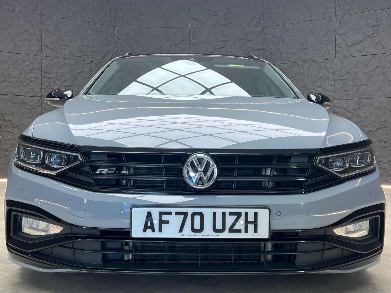 A 2020 VOLKSWAGEN PASSAT 2.0 BiTDI R-Line Estate 5dr Diesel DSG 4Motion Euro 6 (s/s) (240 ps) FSH, R A 2020 VOLKSWAGEN PASSAT 2.0 BiTDI R-Line Estate 5dr Diesel DSG 4Motion Euro 6 (s/s) (240 ps) FSH, R