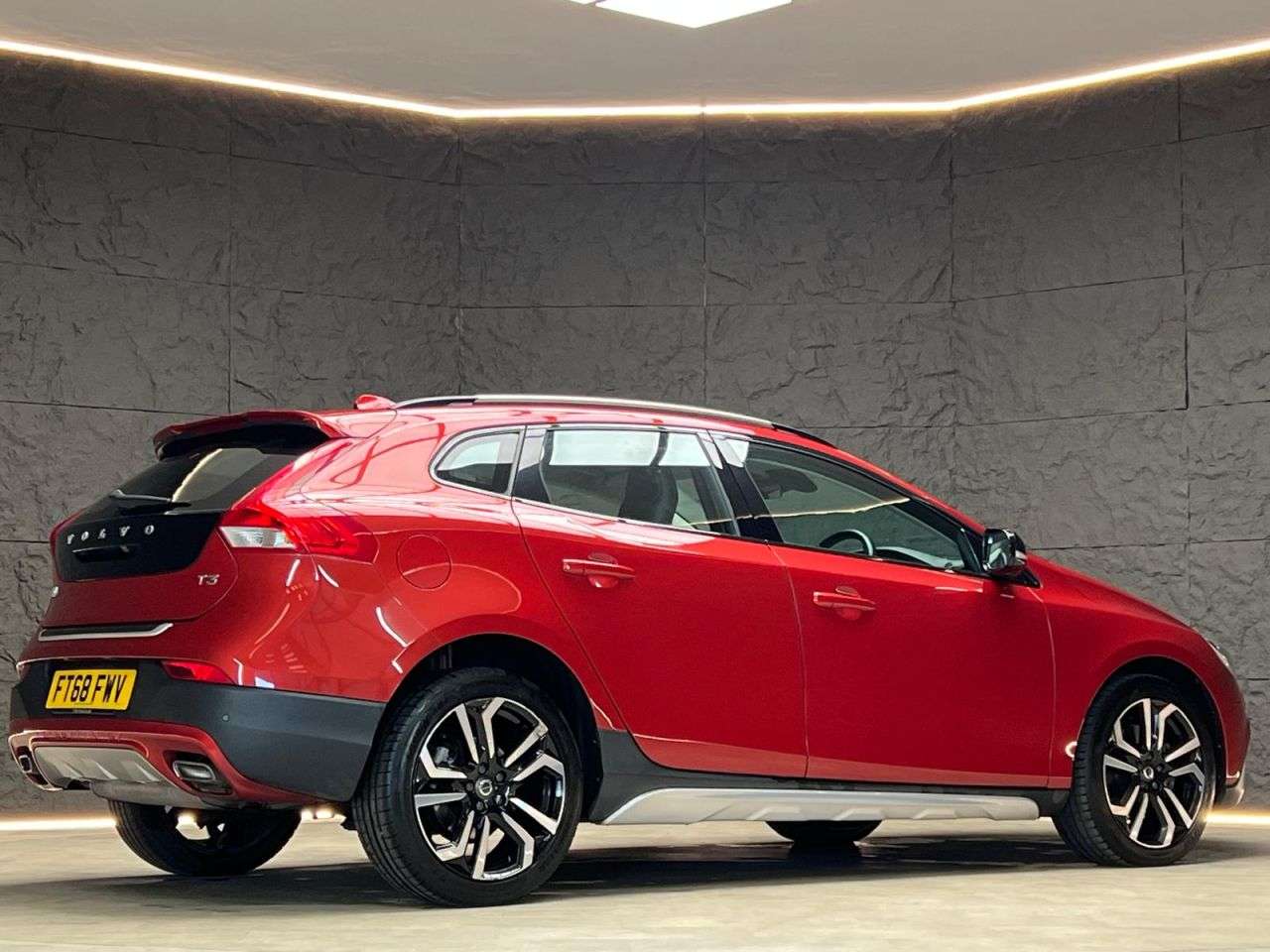 2019 VOLVO V40 CROSS COUNTRY 2019 VOLVO V40 CROSS COUNTRY