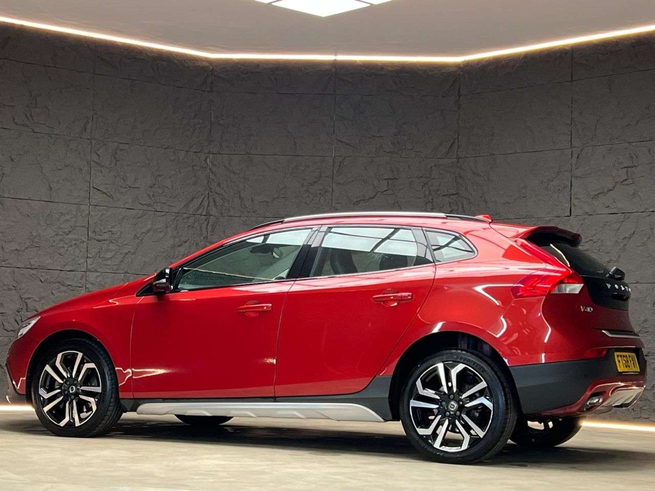 2019 VOLVO V40 CROSS COUNTRY 2019 VOLVO V40 CROSS COUNTRY