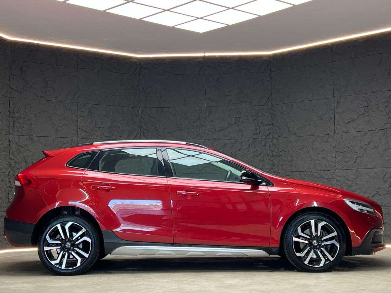 2019 VOLVO V40 CROSS COUNTRY 2019 VOLVO V40 CROSS COUNTRY
