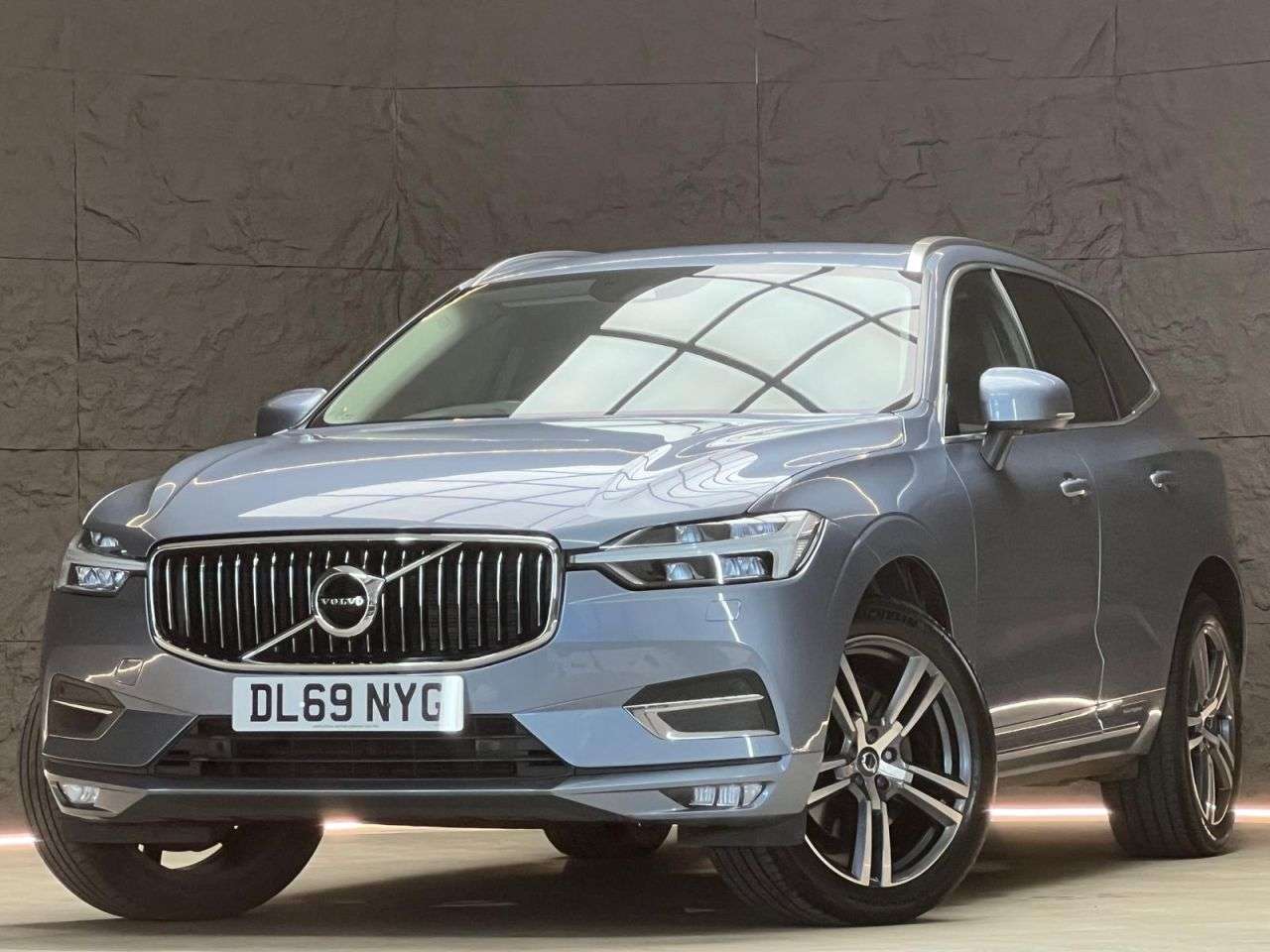 A 2020 VOLVO XC60 2.0 T5 Inscription SUV 5dr Petrol Auto Euro 6 (s/s) (250 ps) FSH, REAR CAME A 2020 VOLVO XC60 2.0 T5 Inscription SUV 5dr Petrol Auto Euro 6 (s/s) (250 ps) FSH, REAR CAME
