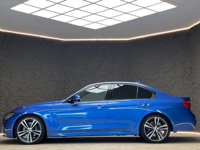 A 2015 BMW 3 SERIES 2.0 320d M Sport Saloon 4dr Diesel Auto Euro 6 (s/s) (190 ps) SUNROOF, HARM A 2015 BMW 3 SERIES 2.0 320d M Sport Saloon 4dr Diesel Auto Euro 6 (s/s) (190 ps) SUNROOF, HARM