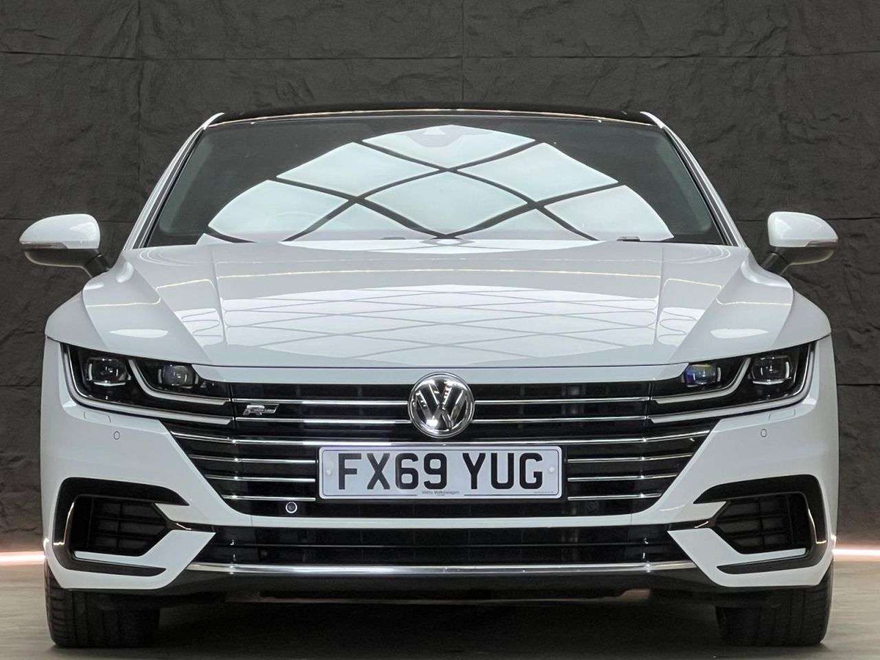 A 2019 VOLKSWAGEN ARTEON 2.0 TDI R-Line Fastback 5dr Diesel DSG Euro 6 (s/s) (190 ps) SUNROOF, HEATE A 2019 VOLKSWAGEN ARTEON 2.0 TDI R-Line Fastback 5dr Diesel DSG Euro 6 (s/s) (190 ps) SUNROOF, HEATE