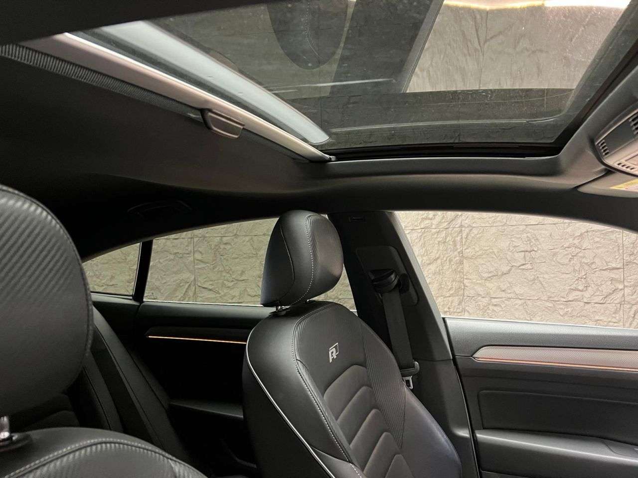 A 2019 VOLKSWAGEN ARTEON 2.0 TDI R-Line Fastback 5dr Diesel DSG Euro 6 (s/s) (190 ps) SUNROOF, HEATE A 2019 VOLKSWAGEN ARTEON 2.0 TDI R-Line Fastback 5dr Diesel DSG Euro 6 (s/s) (190 ps) SUNROOF, HEATE