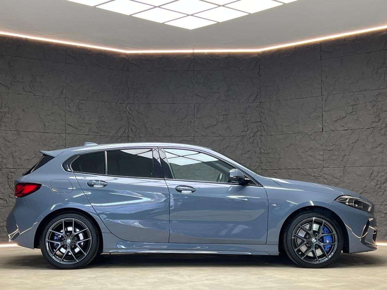A 2021 BMW 1 SERIES 2.0 120d M Sport Hatchback 5dr Diesel Auto xDrive Euro 6 (s/s) (190 ps) FSH A 2021 BMW 1 SERIES 2.0 120d M Sport Hatchback 5dr Diesel Auto xDrive Euro 6 (s/s) (190 ps) FSH