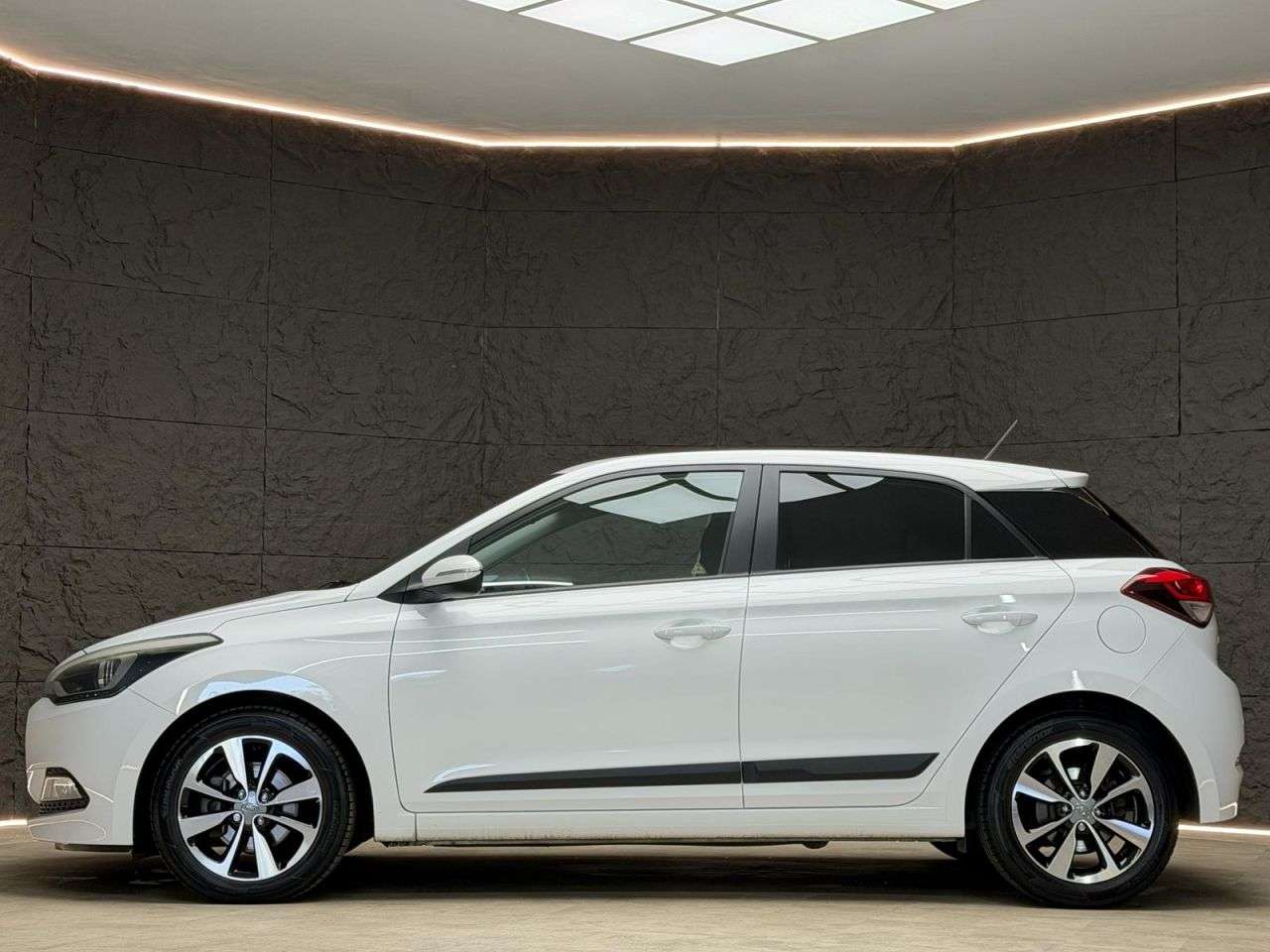 A 2015 HYUNDAI I20 1.4 CRDi Premium Hatchback 5dr Diesel Manual Euro 6 (90 ps) £20 ROAD TAX / A 2015 HYUNDAI I20 1.4 CRDi Premium Hatchback 5dr Diesel Manual Euro 6 (90 ps) £20 ROAD TAX /