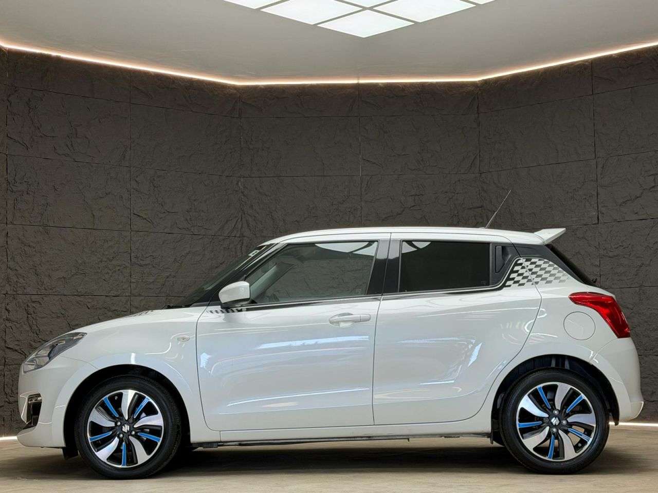 A 2020 SUZUKI SWIFT 1.2 Dualjet MHEV SZ-T Hatchback 5dr Petrol Hybrid Manual Euro 6 (s/s) (90 p A 2020 SUZUKI SWIFT 1.2 Dualjet MHEV SZ-T Hatchback 5dr Petrol Hybrid Manual Euro 6 (s/s) (90 p