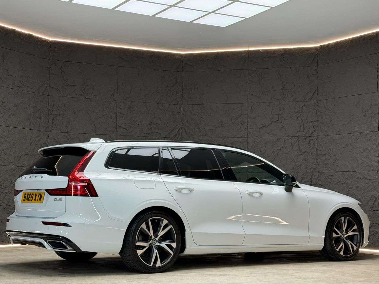 2019 VOLVO V60 2019 VOLVO V60
