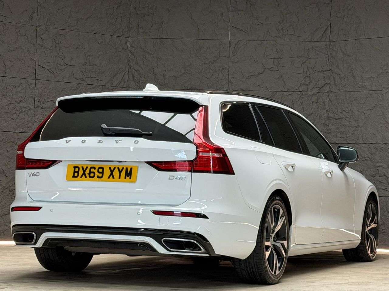 2019 VOLVO V60 2019 VOLVO V60