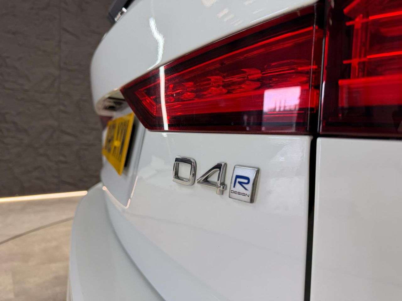 2019 VOLVO V60 2019 VOLVO V60