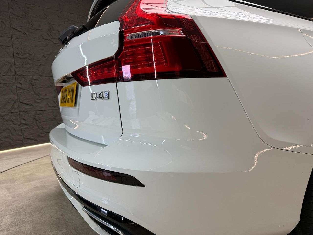 2019 VOLVO V60 2019 VOLVO V60