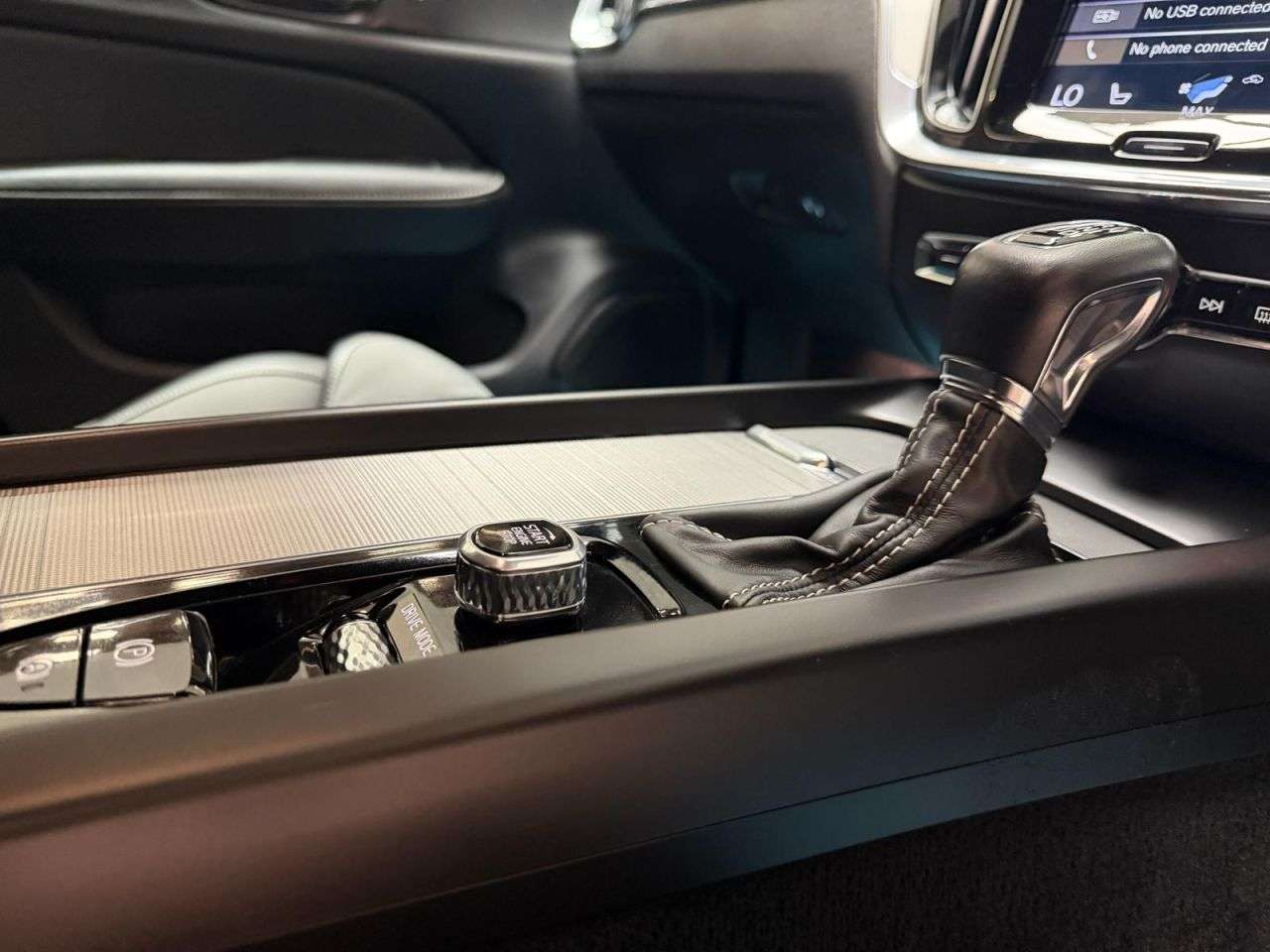 2019 VOLVO V60 2019 VOLVO V60