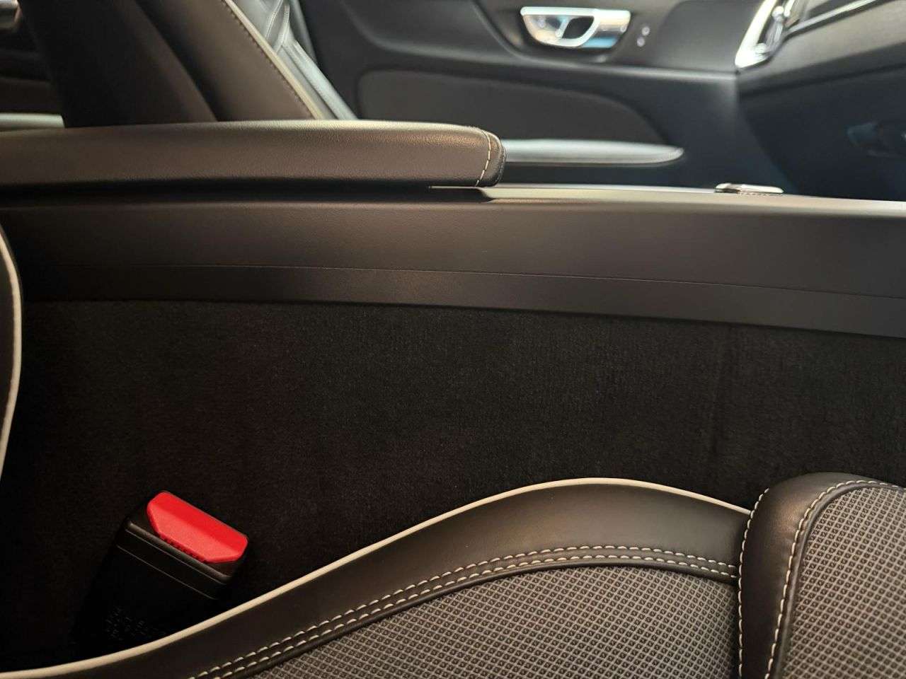 2019 VOLVO V60 2019 VOLVO V60