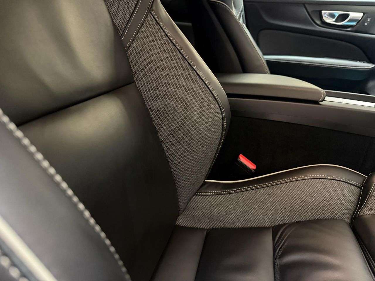 2019 VOLVO V60 2019 VOLVO V60