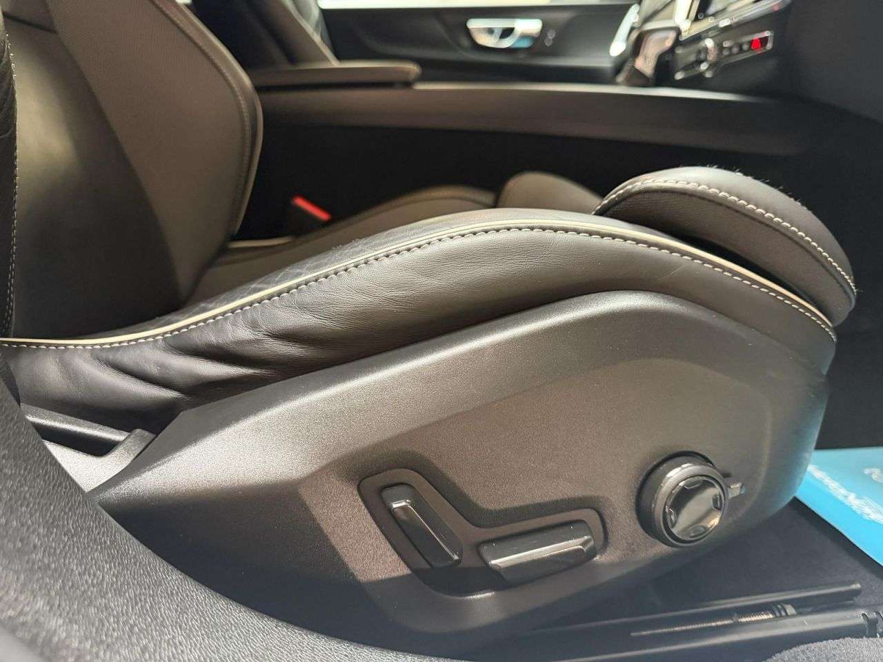 2019 VOLVO V60 2019 VOLVO V60
