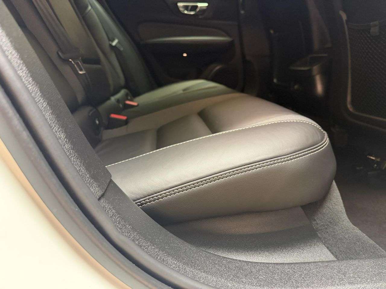 2019 VOLVO V60 2019 VOLVO V60