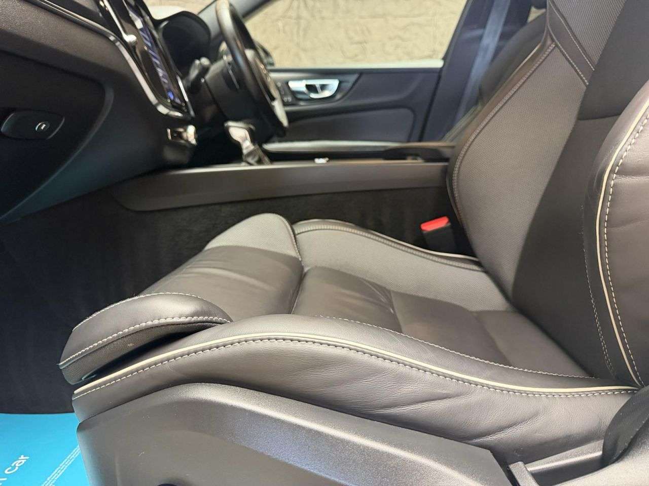 2019 VOLVO V60 2019 VOLVO V60