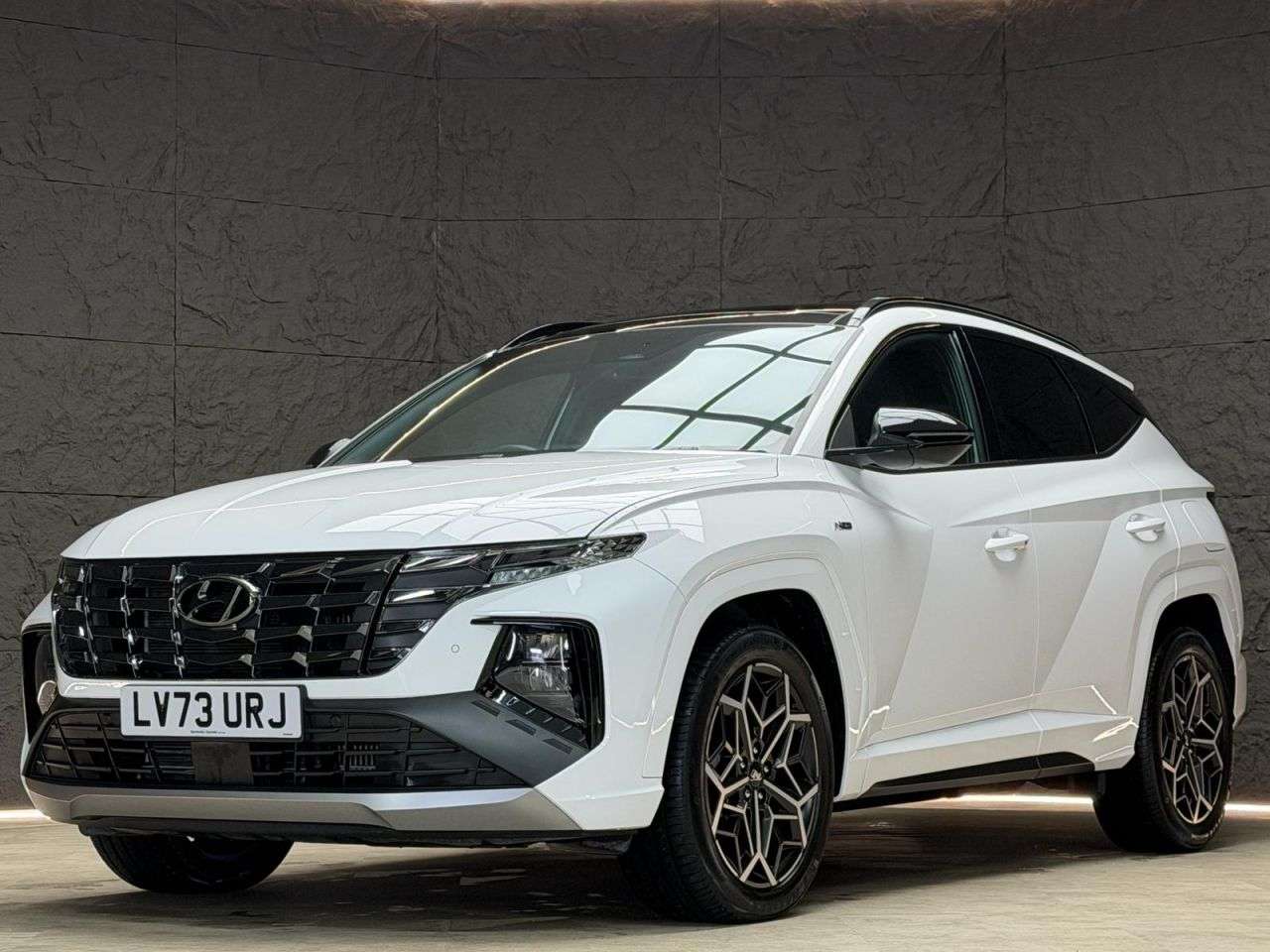 A 2023 HYUNDAI TUCSON 1.6 h T-GDi N Line S SUV 5dr Petrol Hybrid Auto Euro 6 (s/s) (230 ps) SUNRO A 2023 HYUNDAI TUCSON 1.6 h T-GDi N Line S SUV 5dr Petrol Hybrid Auto Euro 6 (s/s) (230 ps) SUNRO