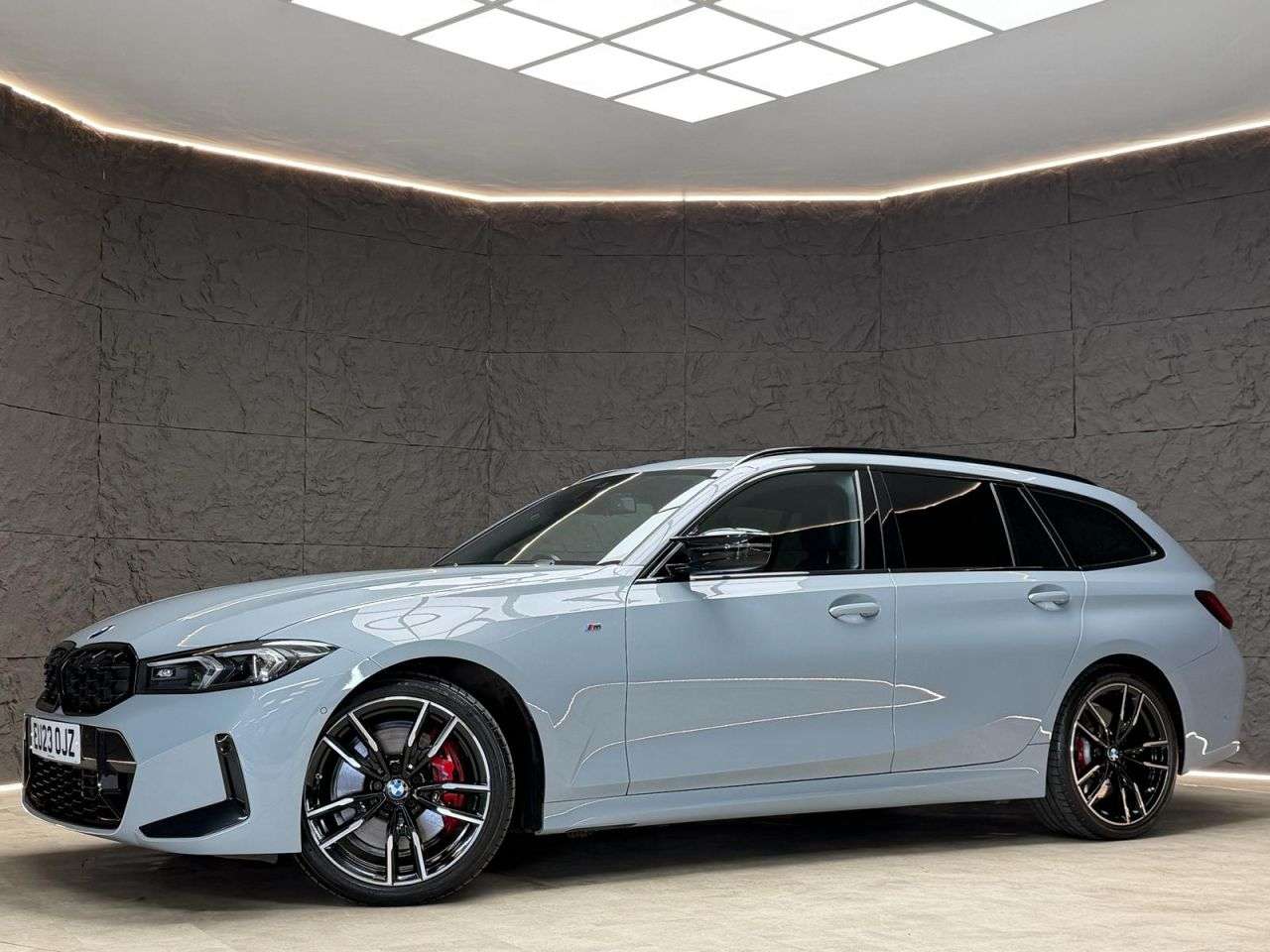 A 2023 BMW 3 SERIES 3.0 M340d MHT Touring 5dr Diesel Hybrid Auto xDrive Euro 6 (s/s) (340 ps) F A 2023 BMW 3 SERIES 3.0 M340d MHT Touring 5dr Diesel Hybrid Auto xDrive Euro 6 (s/s) (340 ps) F