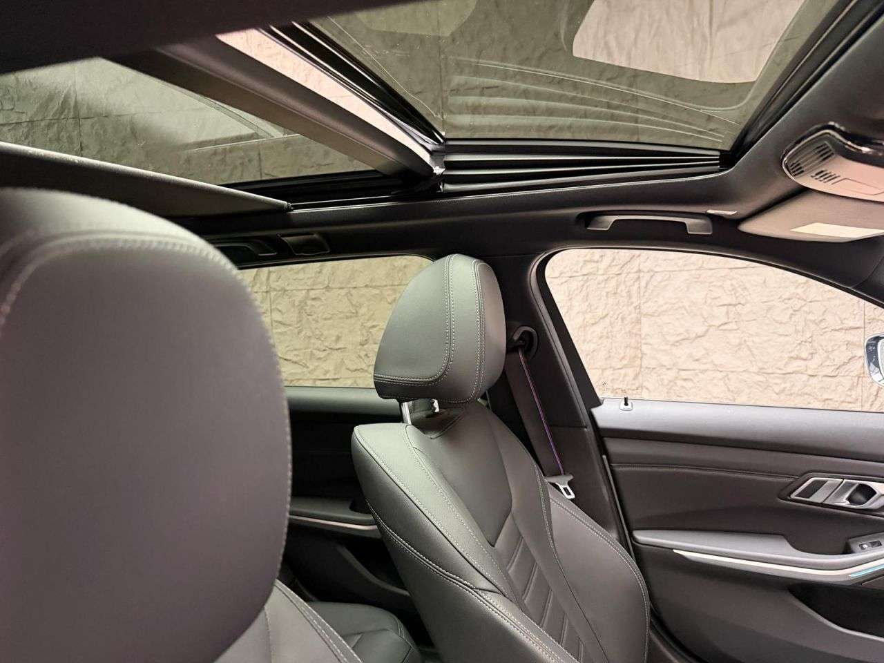 A 2023 BMW 3 SERIES 3.0 M340d MHT Touring 5dr Diesel Hybrid Auto xDrive Euro 6 (s/s) (340 ps) F A 2023 BMW 3 SERIES 3.0 M340d MHT Touring 5dr Diesel Hybrid Auto xDrive Euro 6 (s/s) (340 ps) F
