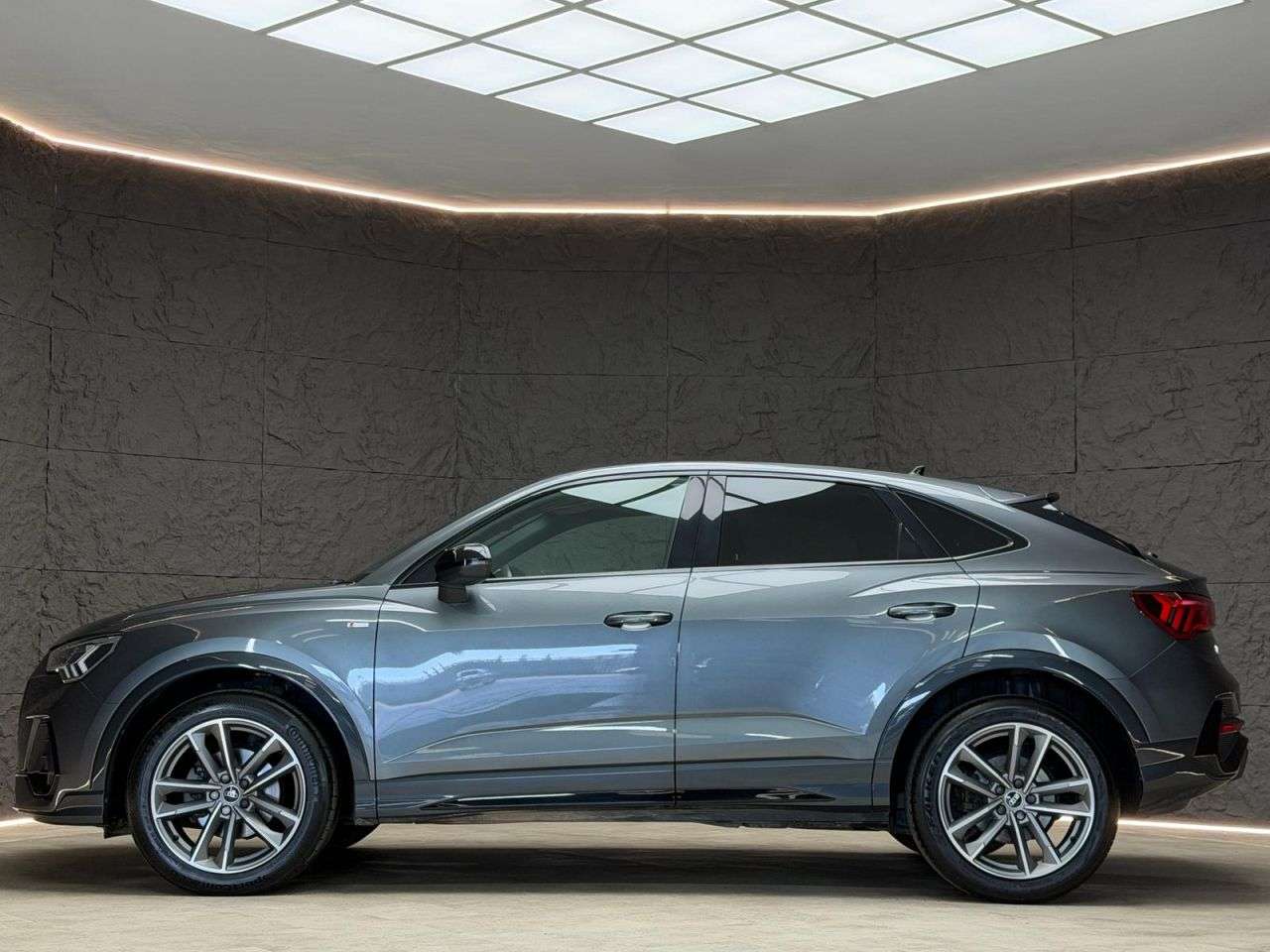 2023 AUDI Q3 2023 AUDI Q3