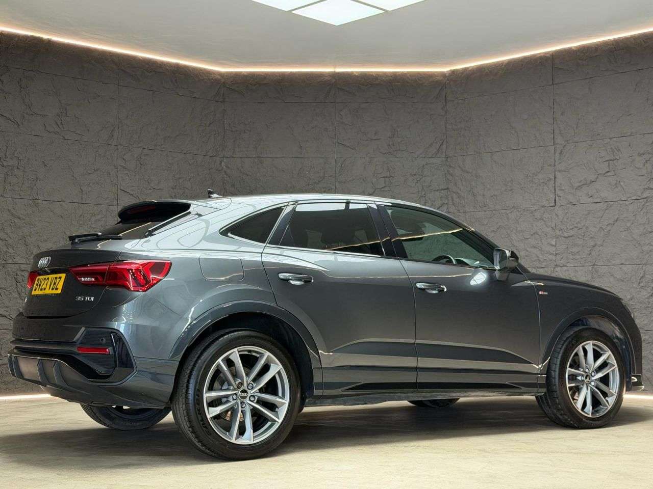 2023 AUDI Q3 2023 AUDI Q3