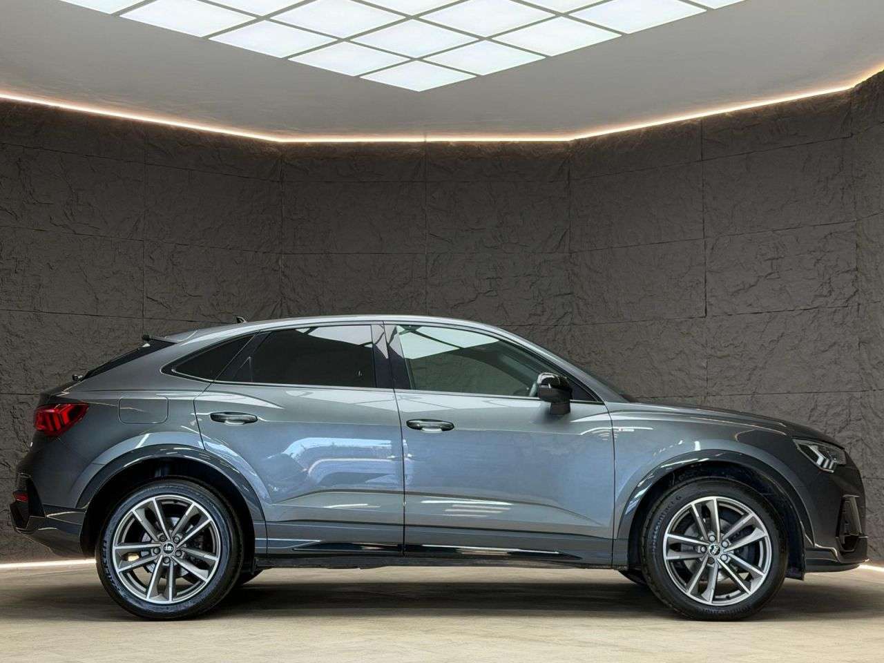 2023 AUDI Q3 2023 AUDI Q3