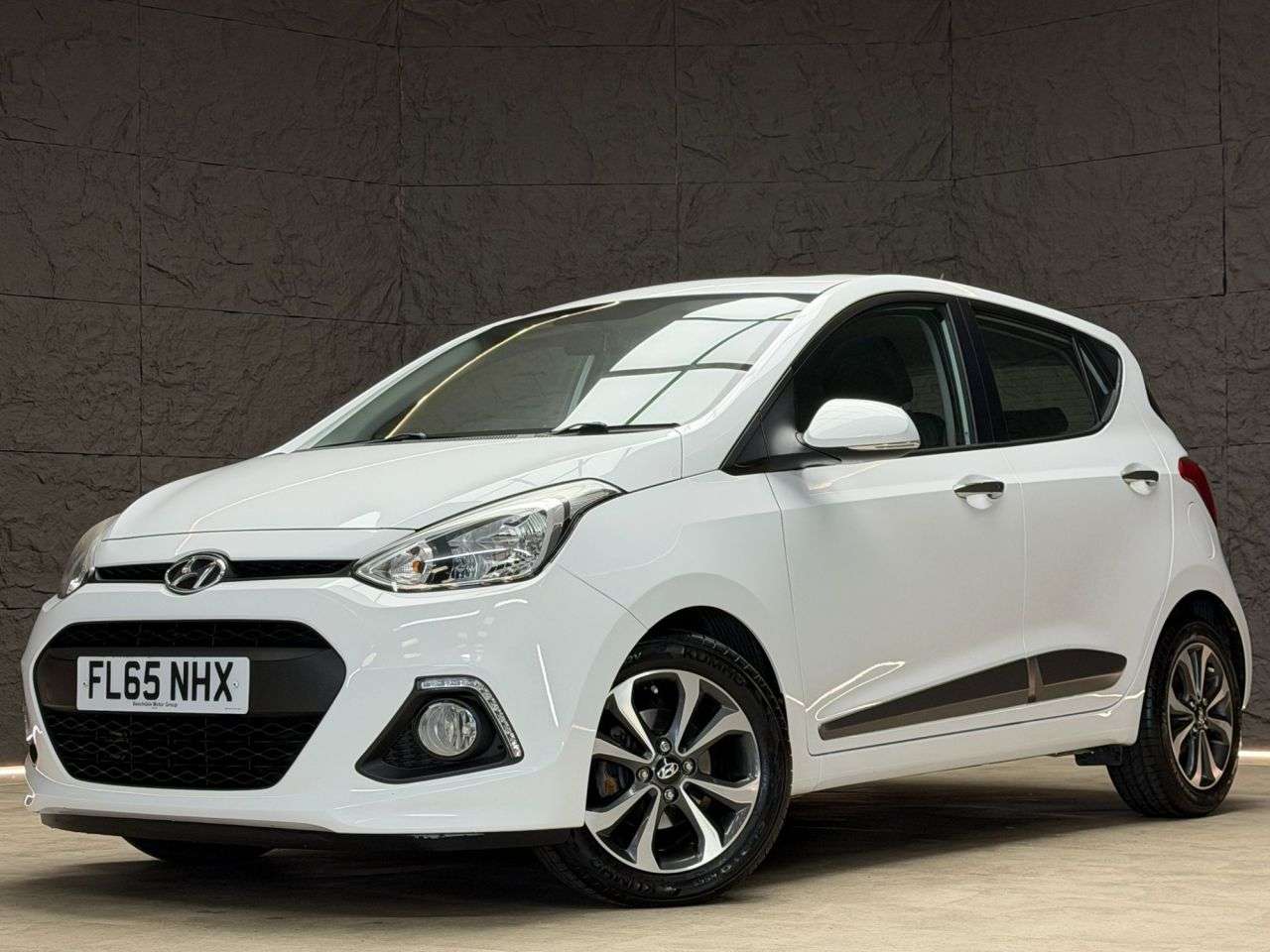 A 2015 HYUNDAI I10 1.2 Premium SE Hatchback 5dr Petrol Manual Euro 5 (87 ps) (Polar White) A 2015 HYUNDAI I10 1.2 Premium SE Hatchback 5dr Petrol Manual Euro 5 (87 ps) (Polar White)