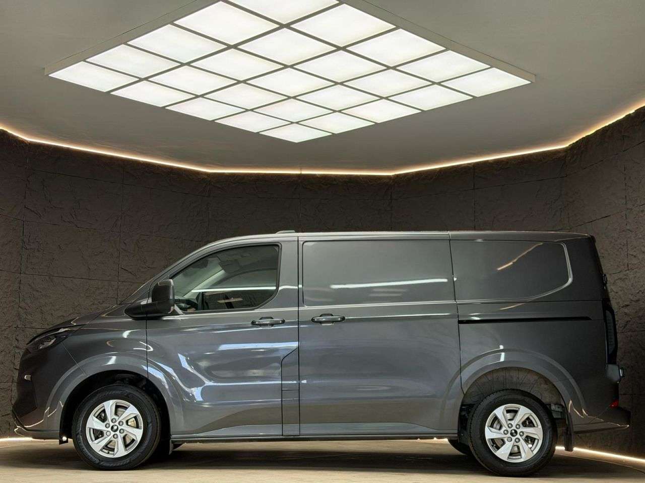 A 2023 FORD TRANSIT CUSTOM 2.0 300 EcoBlue Limited Panel Van 5dr Diesel Manual L1 H1 Euro 6 (s/s) (136 A 2023 FORD TRANSIT CUSTOM 2.0 300 EcoBlue Limited Panel Van 5dr Diesel Manual L1 H1 Euro 6 (s/s) (136
