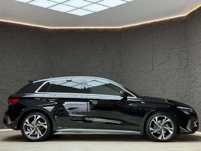 A 2022 AUDI A3 2.0 TDI 35 S line Sportback 5dr Diesel S Tronic Euro 6 (s/s) (150 ps) HEATE A 2022 AUDI A3 2.0 TDI 35 S line Sportback 5dr Diesel S Tronic Euro 6 (s/s) (150 ps) HEATE