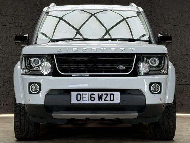 A 2016 LAND ROVER DISCOVERY 4 3.0 SD V6 Landmark SUV 5dr Diesel Auto 4WD Euro 6 (s/s) (256 bhp) SUNROOF, A 2016 LAND ROVER DISCOVERY 4 3.0 SD V6 Landmark SUV 5dr Diesel Auto 4WD Euro 6 (s/s) (256 bhp) SUNROOF,