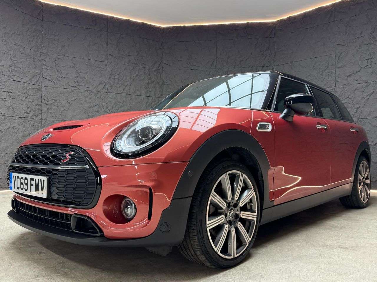 2019 MINI CLUBMAN 2019 MINI CLUBMAN