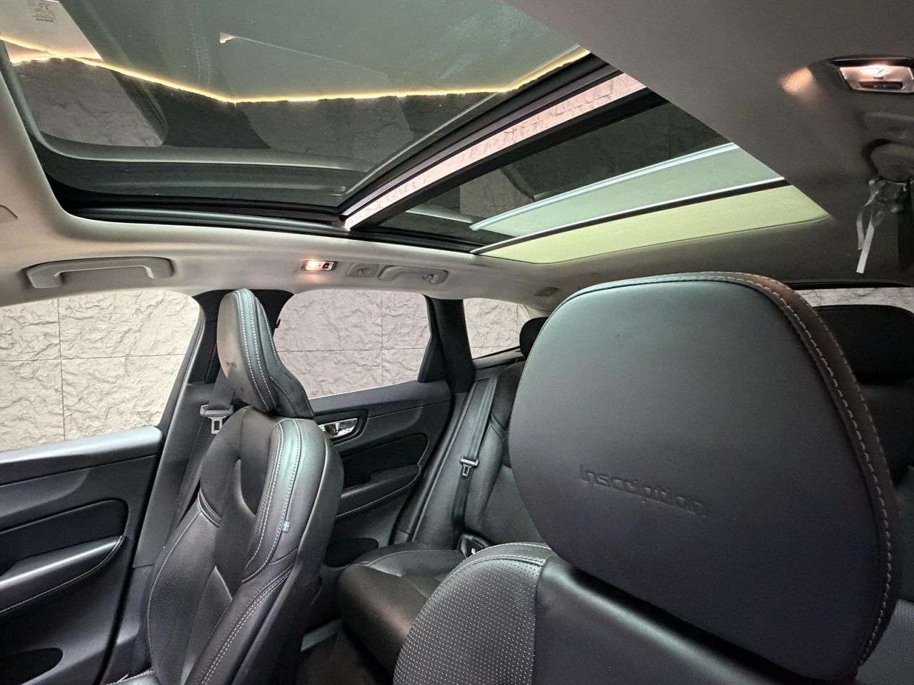A 2018 VOLVO XC60 2.0 D5 PowerPulse Inscription Pro SUV 5dr Diesel Auto AWD Euro 6 (s/s) (235 A 2018 VOLVO XC60 2.0 D5 PowerPulse Inscription Pro SUV 5dr Diesel Auto AWD Euro 6 (s/s) (235