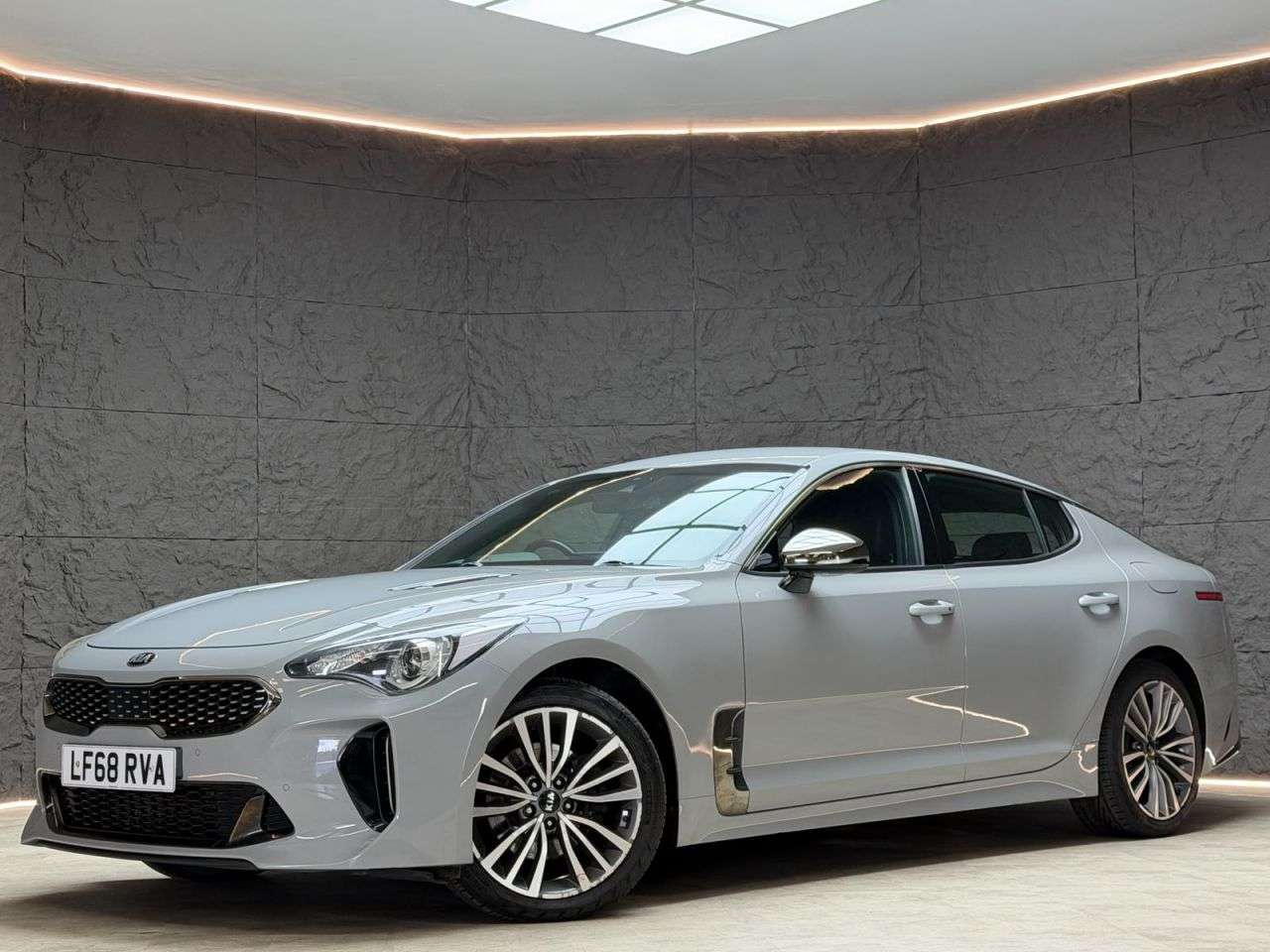 A 2018 KIA STINGER 2.2 CRDi GT-Line Gran Turismo 5dr Diesel Auto Euro 6 (s/s) (197 bhp) HEATED A 2018 KIA STINGER 2.2 CRDi GT-Line Gran Turismo 5dr Diesel Auto Euro 6 (s/s) (197 bhp) HEATED