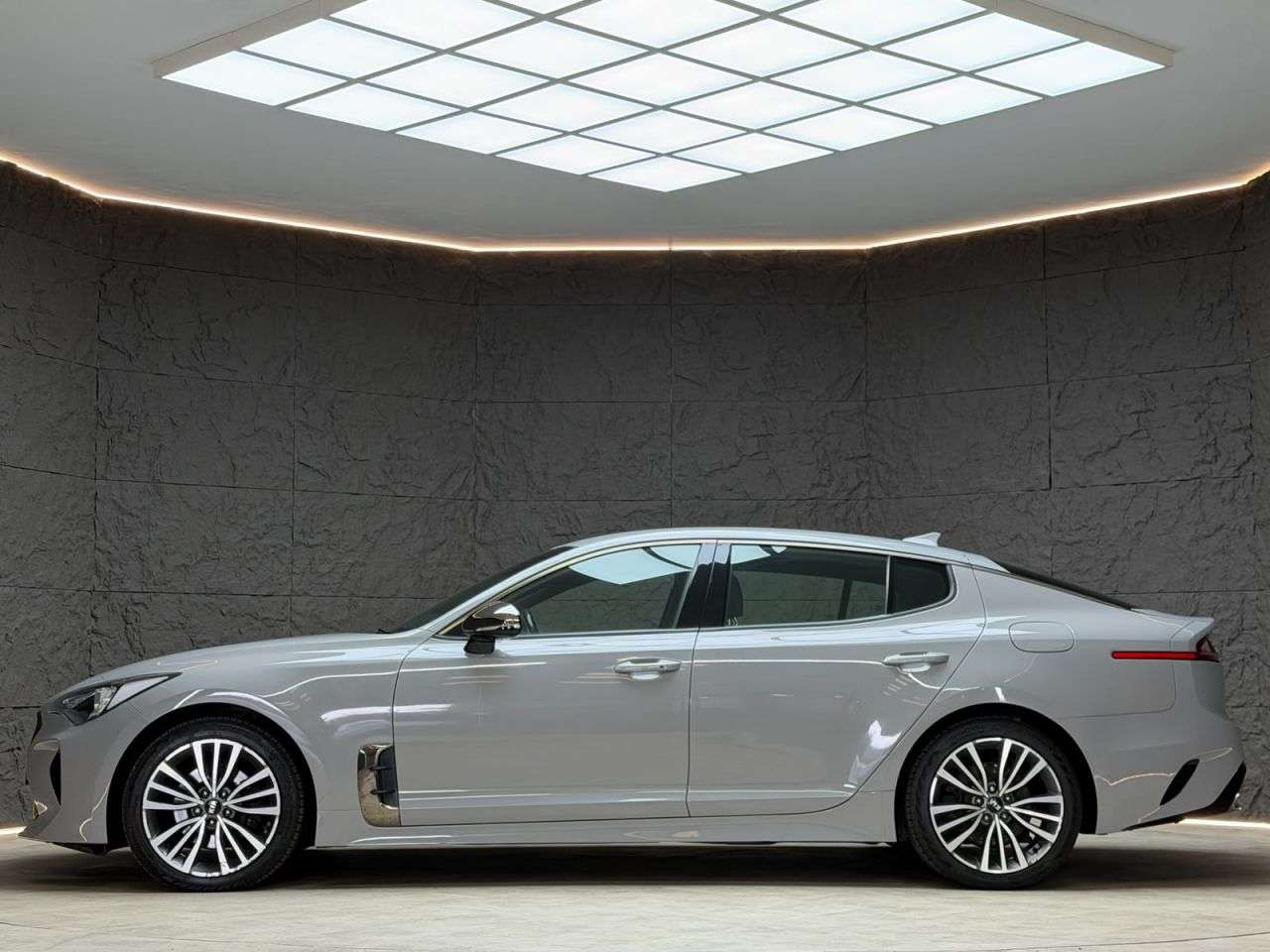 A 2018 KIA STINGER 2.2 CRDi GT-Line Gran Turismo 5dr Diesel Auto Euro 6 (s/s) (197 bhp) HEATED A 2018 KIA STINGER 2.2 CRDi GT-Line Gran Turismo 5dr Diesel Auto Euro 6 (s/s) (197 bhp) HEATED