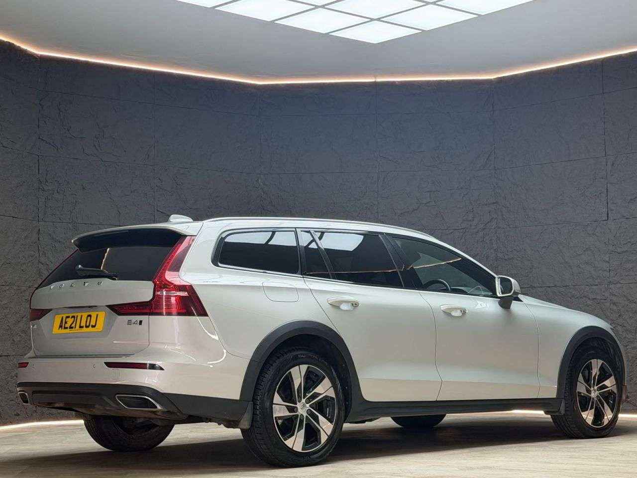 2021 VOLVO V60 CROSS COUNTRY 2021 VOLVO V60 CROSS COUNTRY