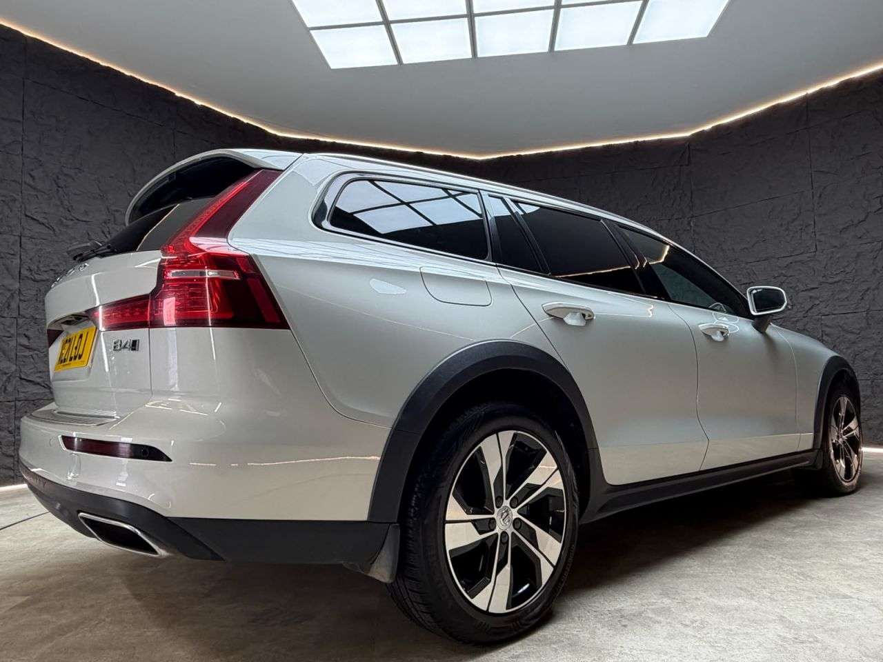 2021 VOLVO V60 CROSS COUNTRY 2021 VOLVO V60 CROSS COUNTRY