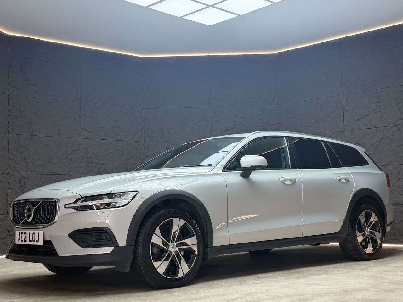 2021 VOLVO V60 CROSS COUNTRY 2021 VOLVO V60 CROSS COUNTRY